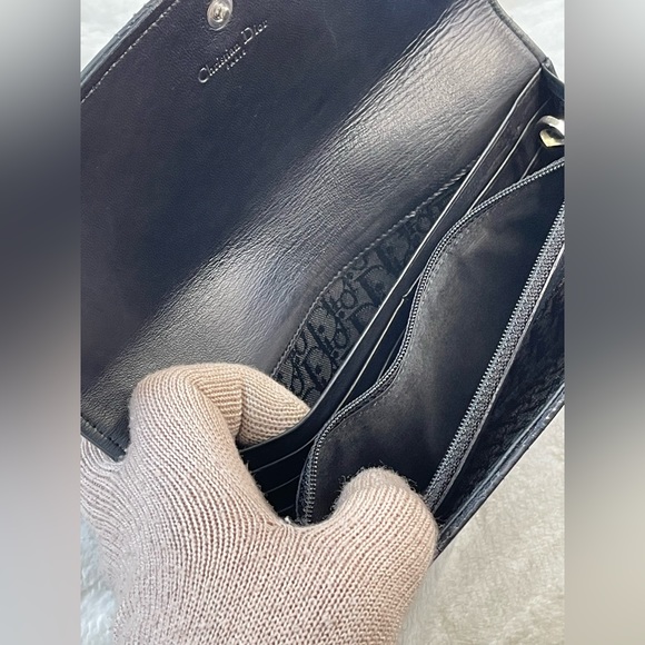 Christian Dior cannage quilted leather long wallet (charm D zipper puller) - Picture 7 of 17